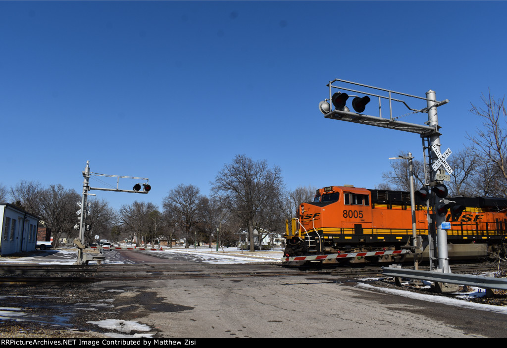 BNSF 8005